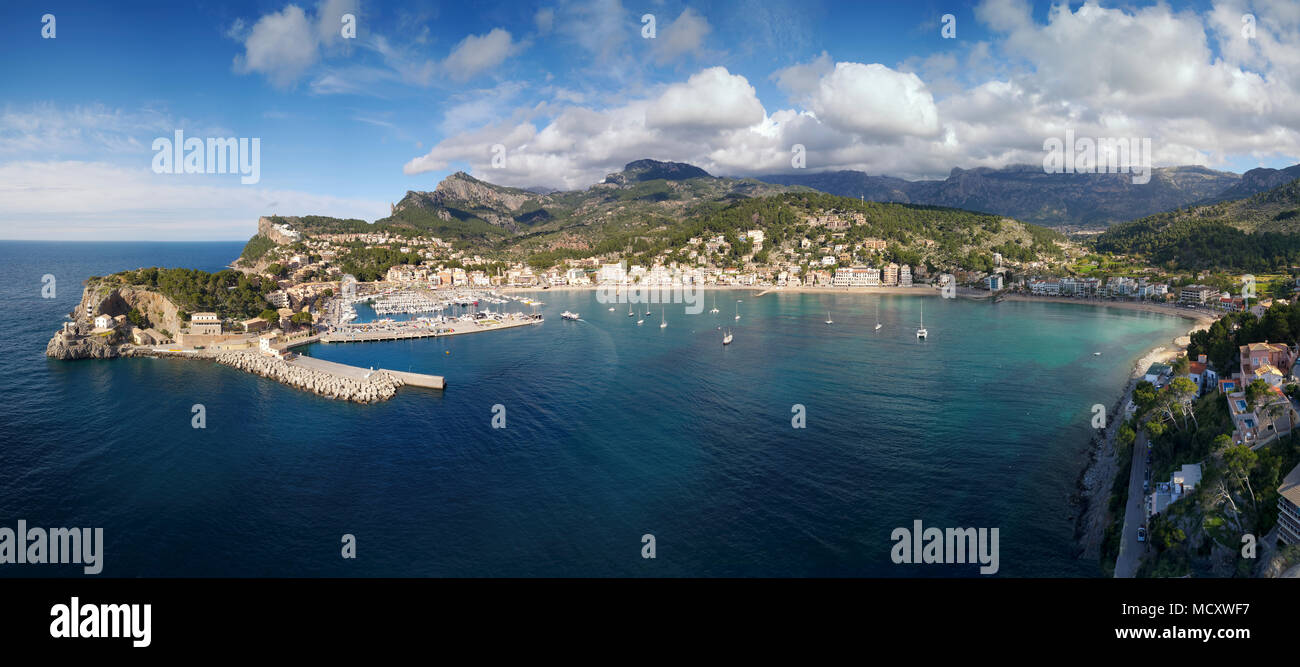Bay, porto naturale, Port de Sóller, Serra de Tramuntana, Maiorca, isole Baleari, Spagna Foto Stock