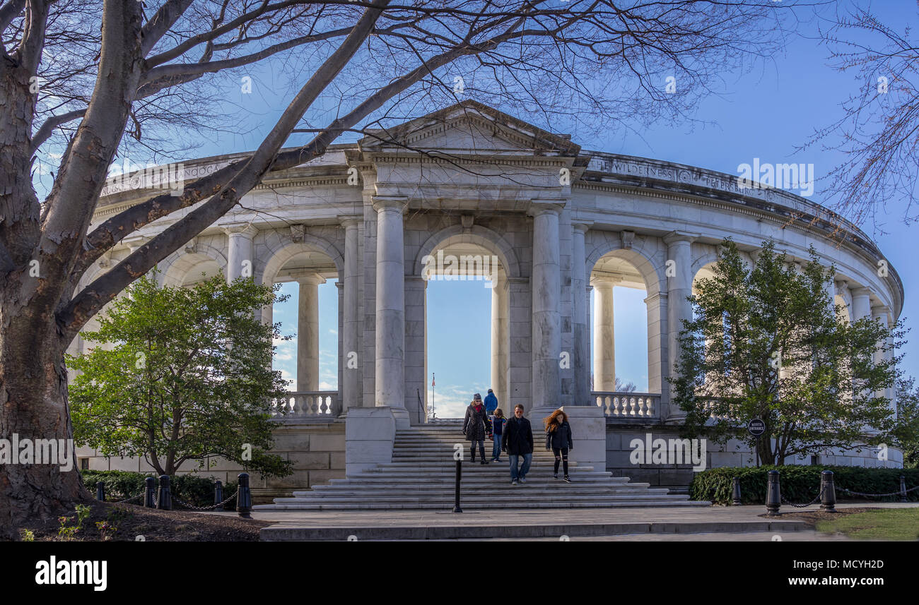 Arlington, VA, Stati Uniti d'America - Mar 25, 2018. Memorial anfiteatro presso il Cimitero Nazionale di Arlington Foto Stock