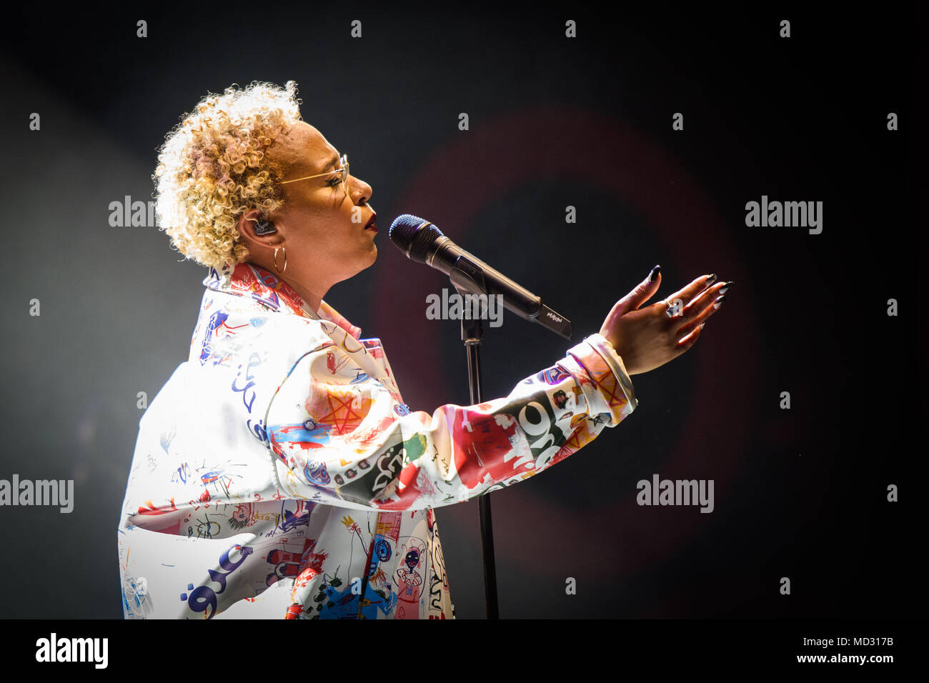 Emeli Sande effettuando al cittadino globale evento live tenutosi presso il 02 Brixton Academy di Londra Foto Stock