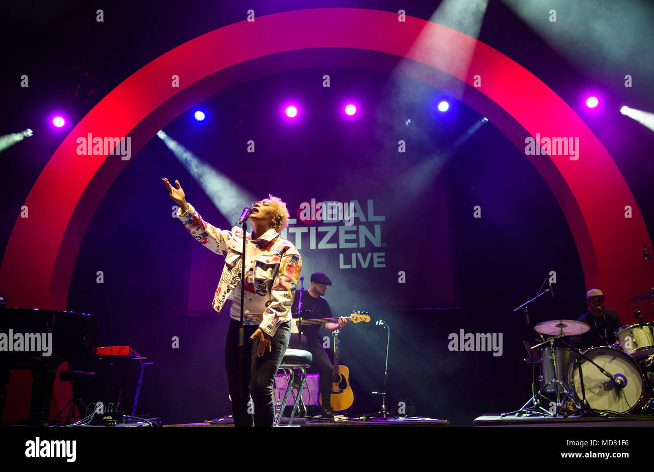 Emeli Sande effettuando al cittadino globale evento live tenutosi presso il 02 Brixton Academy di Londra Foto Stock