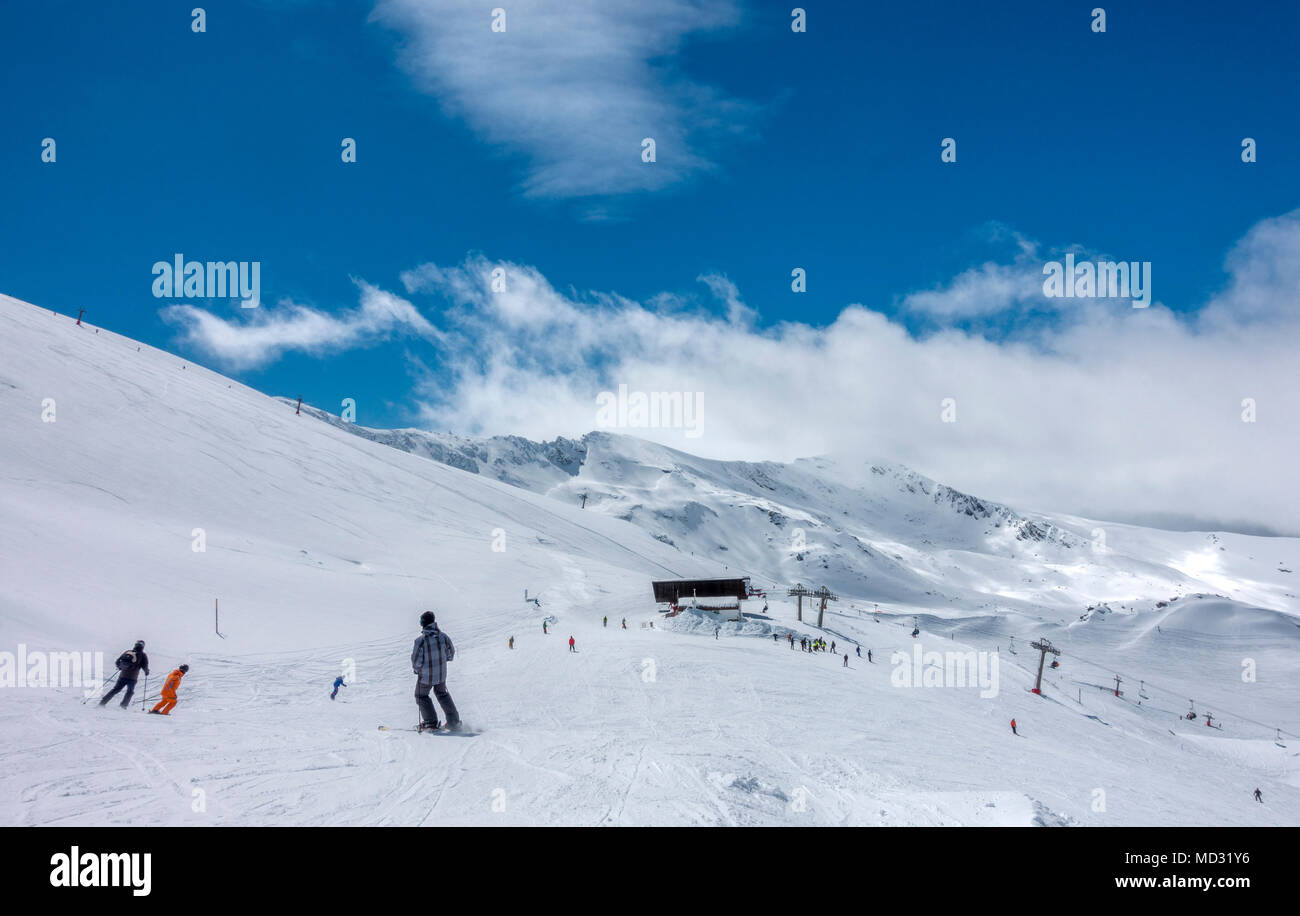 Piste di sci di Pradollano stazione sciistica della Sierra Nevada in Spagna Foto Stock