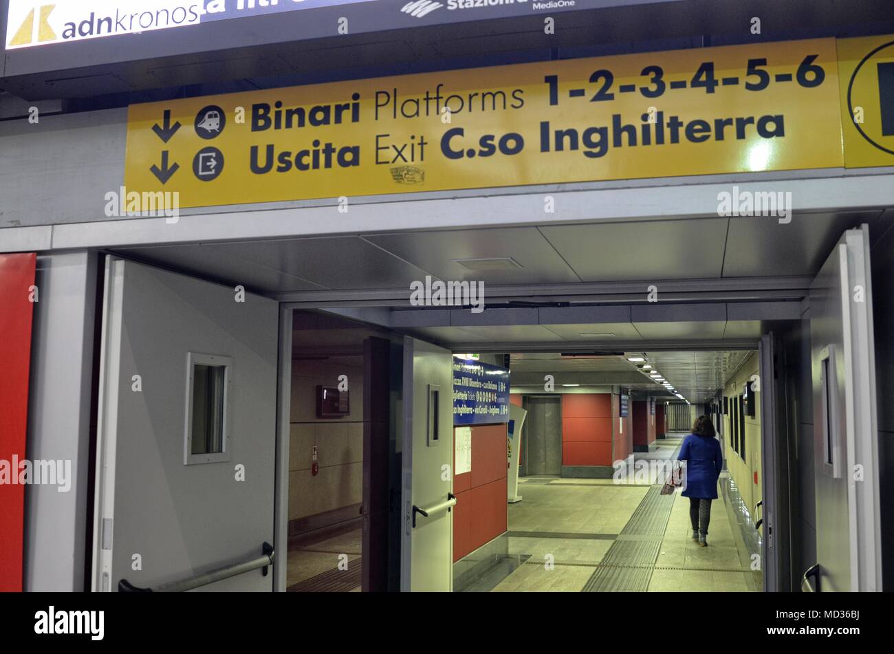 Torino, Italia, Piemonte Aprile 08 2018. La stazione di Porta Susa, moderna e futuristica struttura fatta di vetro e acciaio. Foto Stock