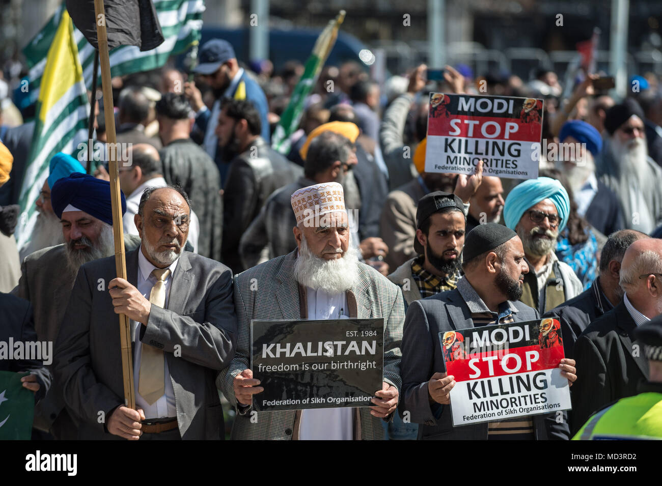 Londra, Regno Unito. 18 Aprile, 2018. Messa Anti-Modi proteste in piazza del Parlamento contro Narendra modi, la corrente che serve il Primo Ministro dell'India, chi è in visita a Londra come parte dei capi di governo del Commonwealth vertice. Credito: Guy Corbishley/Alamy Live News Foto Stock