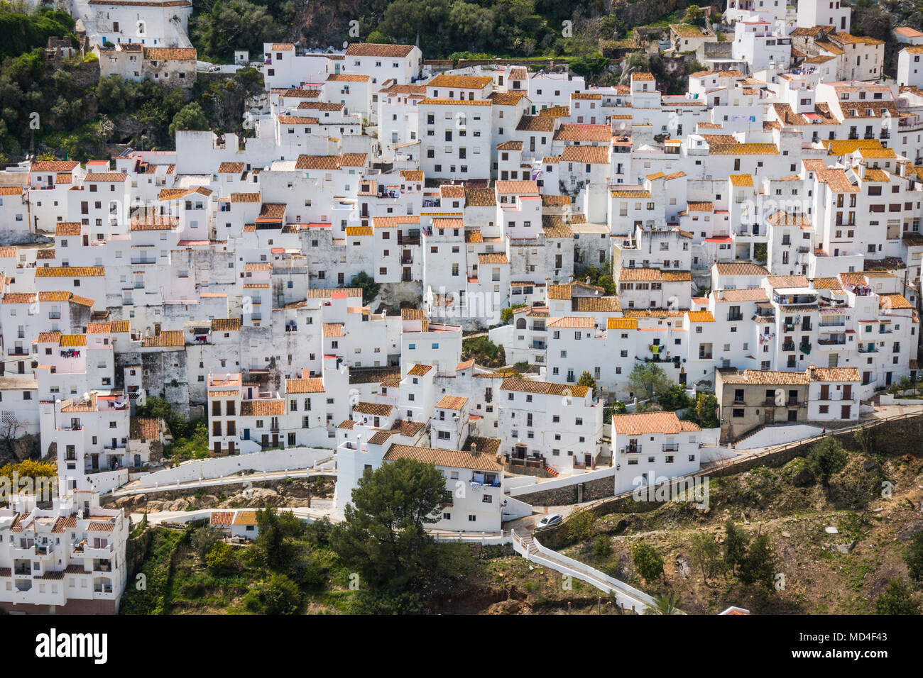 Casares,bianco lavato in stile moresco villaggio, città, Andalusia, Spagna Foto Stock