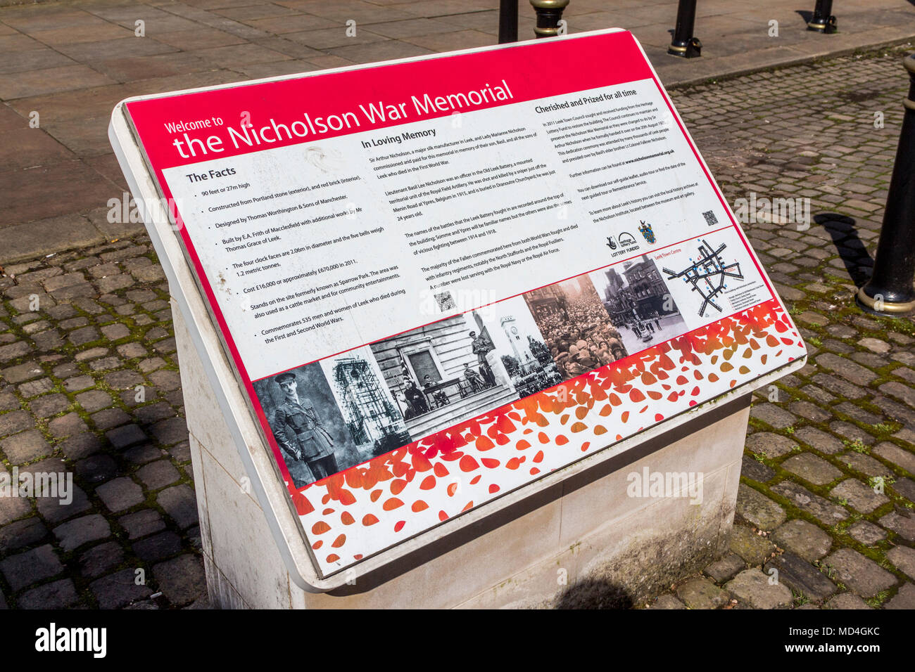 Nicholson War Memorial placca, orologio, Inghilterra più alti, memoriale di guerra,il porro Centro città Centro commerciale nella contea di Staffordshire, Inghilterra, Regno Unito, GB Foto Stock