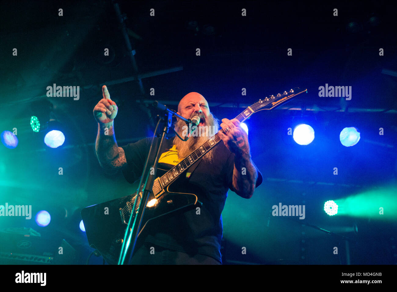 Norvegia, Bergen - Aprile 15, 2018. I fanghi americano metal band Palanca esegue un concerto dal vivo a Hulen a Bergen. Qui il chitarrista e cantante Kirk Windstein è visto dal vivo sul palco. (Photo credit: Gonzales foto - Jarle H. Moe). Foto Stock