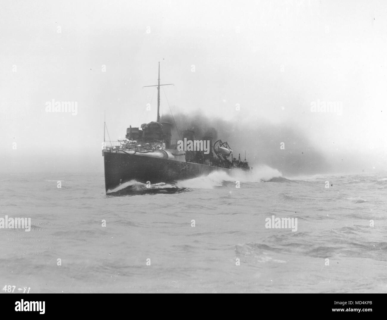 AJAXNETPHOTO. 1899. In mare, REGNO UNITO LE ACQUE TERRITORIALI. - Alta velocità DESTROYER - HM. Distruttore ALBATROSS - DETENUTO IL RECORD per navi da guerra dal 1899 al 1901 con una velocità di 32,3 nodi. Costruito da J. THORNYCROFT nel 1899. Lunghezza 227 PIEDI, lo spostamento di 380 tonnellate. Foto:VT raccolta/AJAXNETPHOTO REF:AVL/HMD ALBATROSS 487 11 Foto Stock