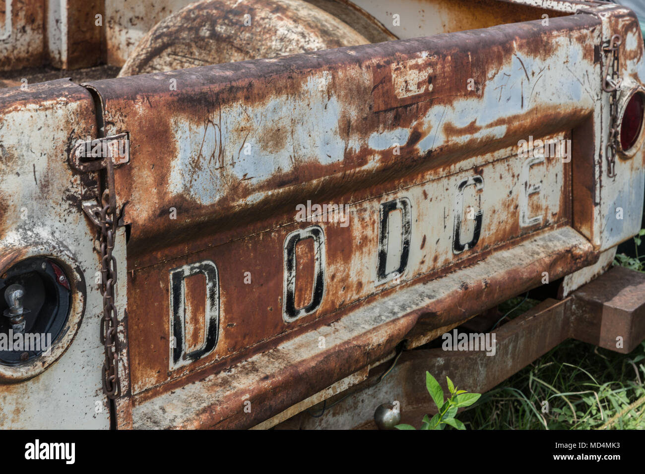 Nome Dodge sul vecchio carrello a CTC Auto Ranch in Denton Texas Foto Stock