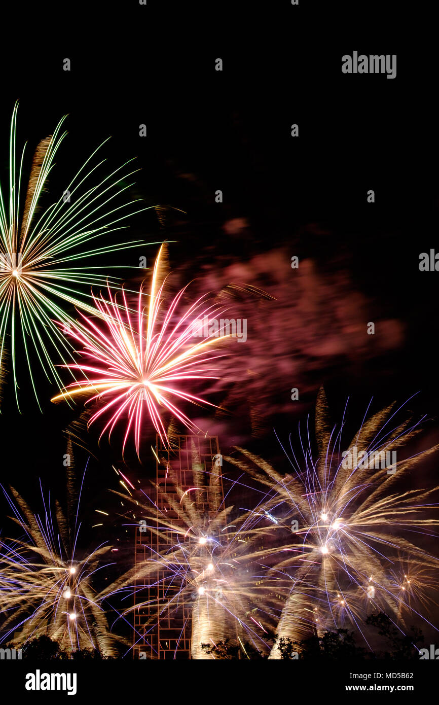 Fuochi d'artificio, il giorno di nuovi anni 2017, nel CBD di Melbourne Foto Stock