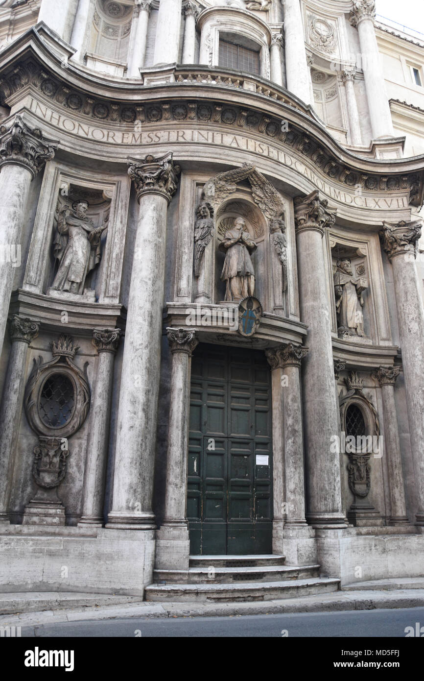 Ingresso alla chiesa di San Carlo alle Quattro Fontane (San Carlo alle Quattro Fontane), anche chiamato San Carlino, è una chiesa cattolica romana in Foto Stock