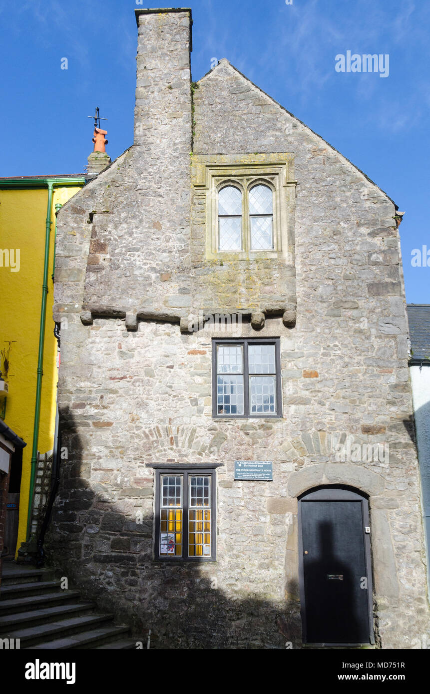 Il Tudor Merchant House di Quay Hill, Tenby mostra del XV secolo e architettura di condizioni di vita Foto Stock