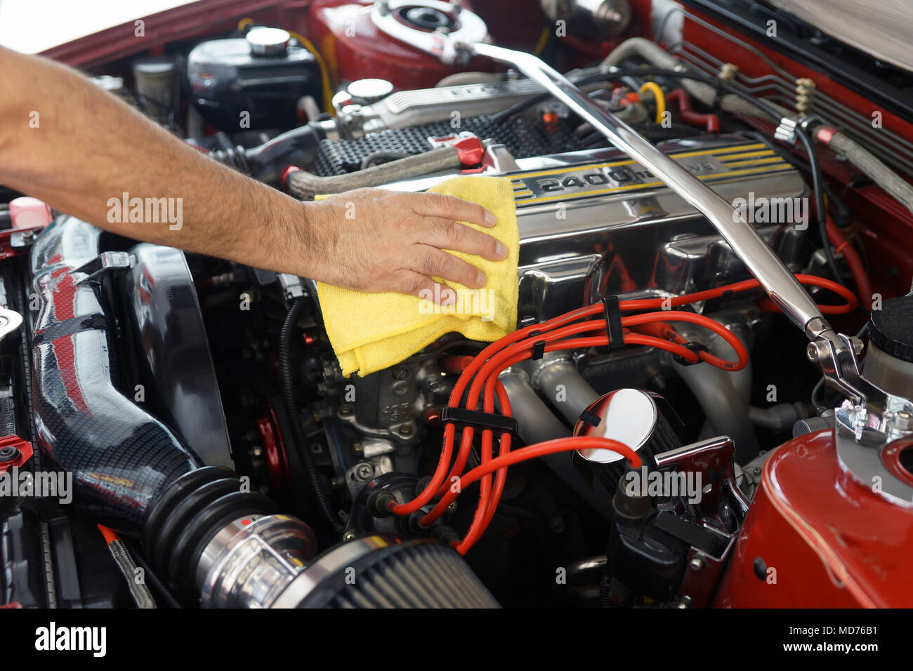 Montreal, Canada,18,Aprile,2018.pulitura a mano un modificato a 4 cilindro importare auto motore.Credit:Mario Beauregard/Alamy Live News Foto Stock