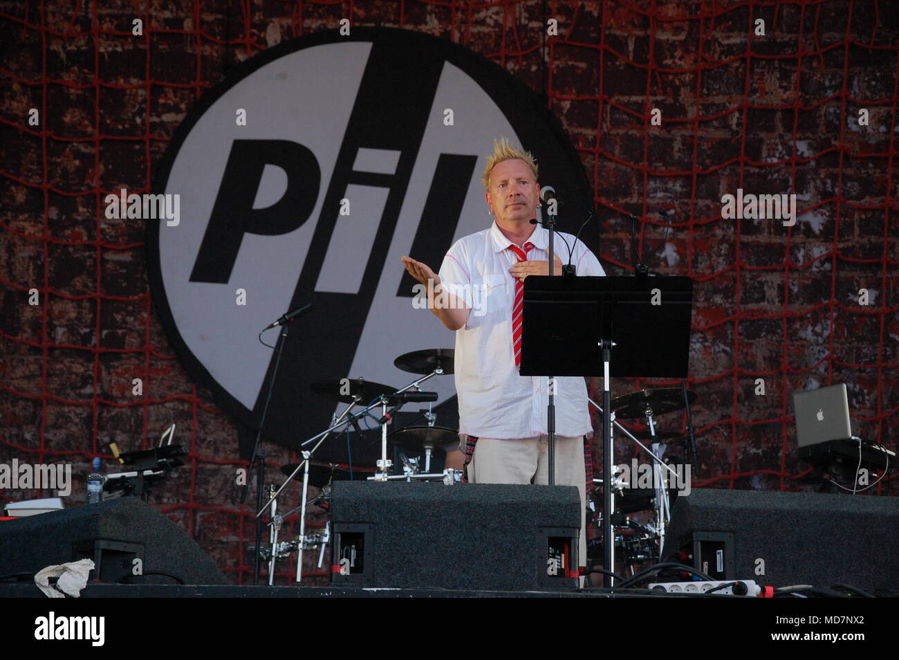 Trencin, Slovacchia - 9 Luglio 2011: Johnny Rotten performing live con immagine pubblica limitata (SIF, ex Sex Pistols) al Festival Pohoda Foto Stock