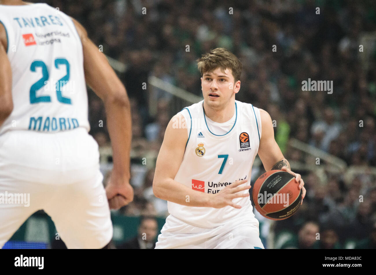 Luka Doncic del Real Madrid in azione durante la Turkish Airlines Euroleague  Play Off Game 1