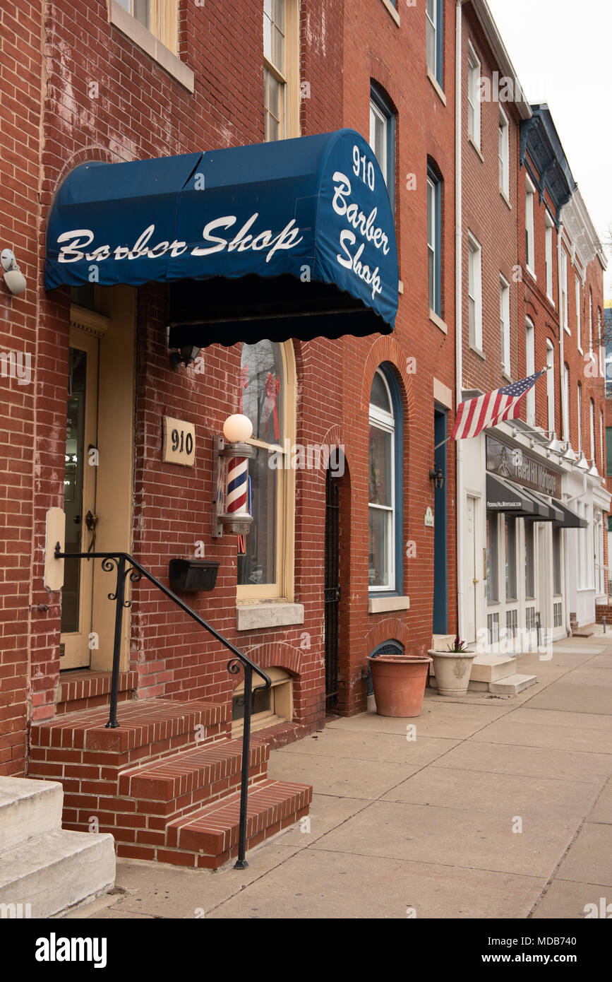 Baltimore, Maryland, Stati Uniti d'America. Barbiere in vecchio stile nella storica Federal Hill District. Foto Stock