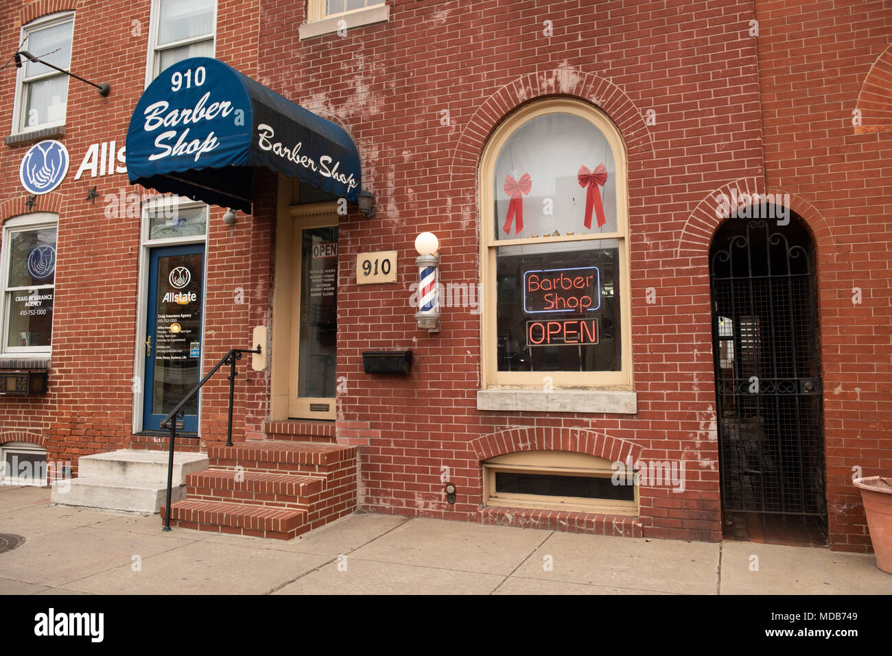 Baltimore, Maryland, Stati Uniti d'America. Barbiere in vecchio stile nella storica Federal Hill District. Foto Stock