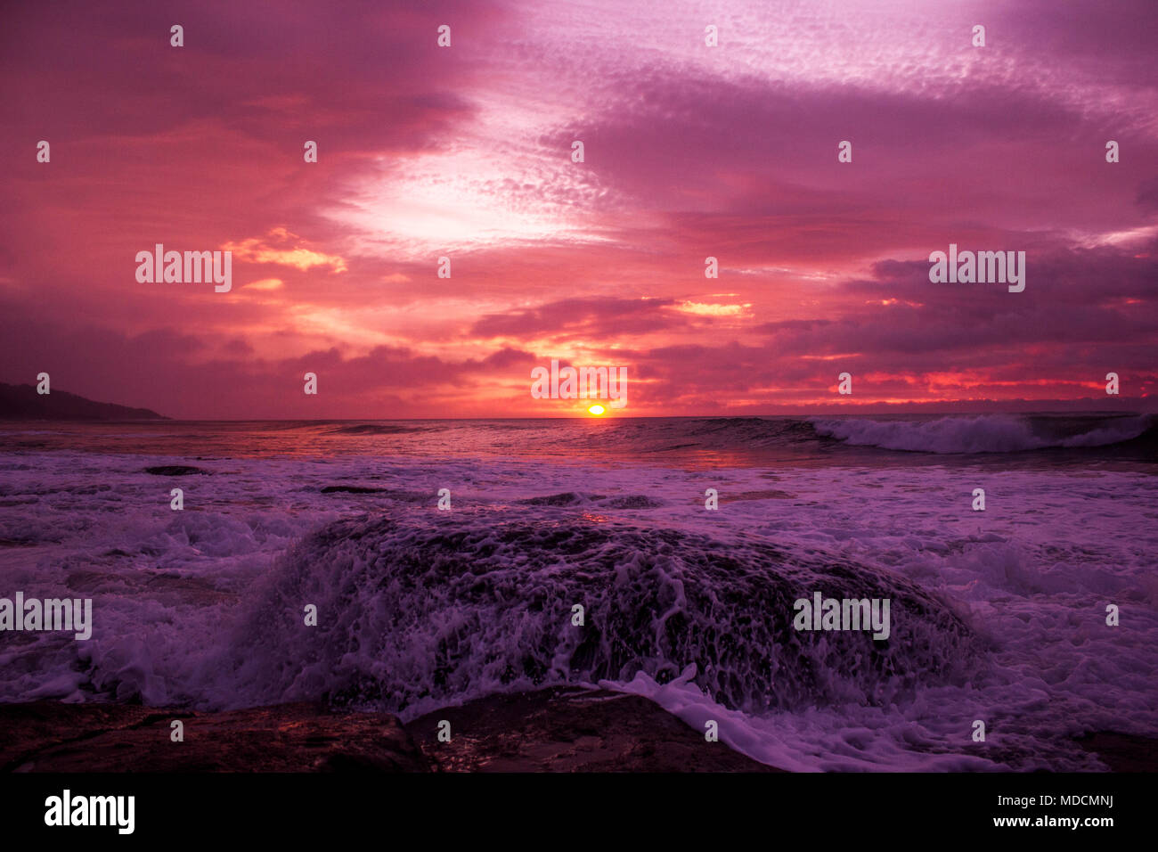 Bel tramonto sulle rocce, Great Ocean Road, Australia Foto Stock
