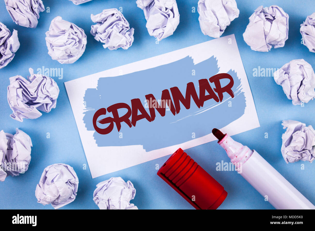 Testo della scrittura grammatica. Concetto di sistema di significato e la struttura di una lingua corretta scrittura corretta regole scritte dipinte nota adesiva Carta entro il pap Foto Stock