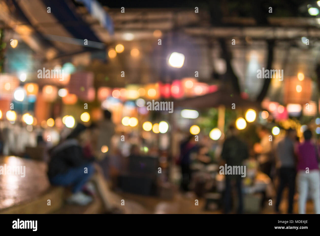 Immagine del luogo di shopping con luce sfocati bokeh sfondo astratto. Foto Stock