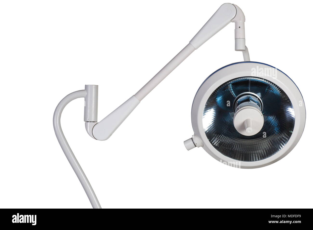 Moderne attrezzature mediche - regolabile lampada chirurgica in sala operatoria isolata su bianco Foto Stock