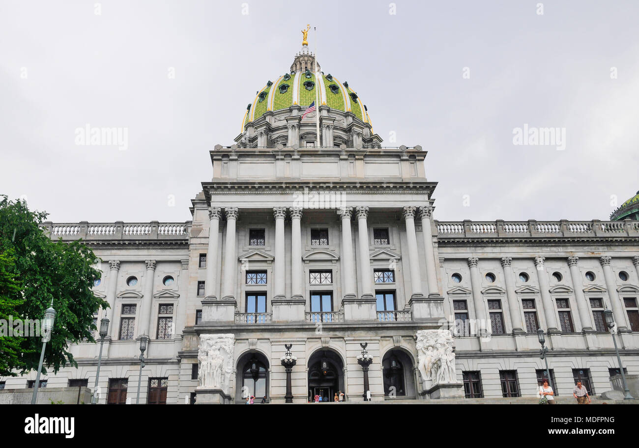 La lanterna della cupola, guarnita con la statua Commonwealth.; Pennsylvania State Capitol; Harrisburg, Pennsylvania, STATI UNITI D'AMERICA Foto Stock