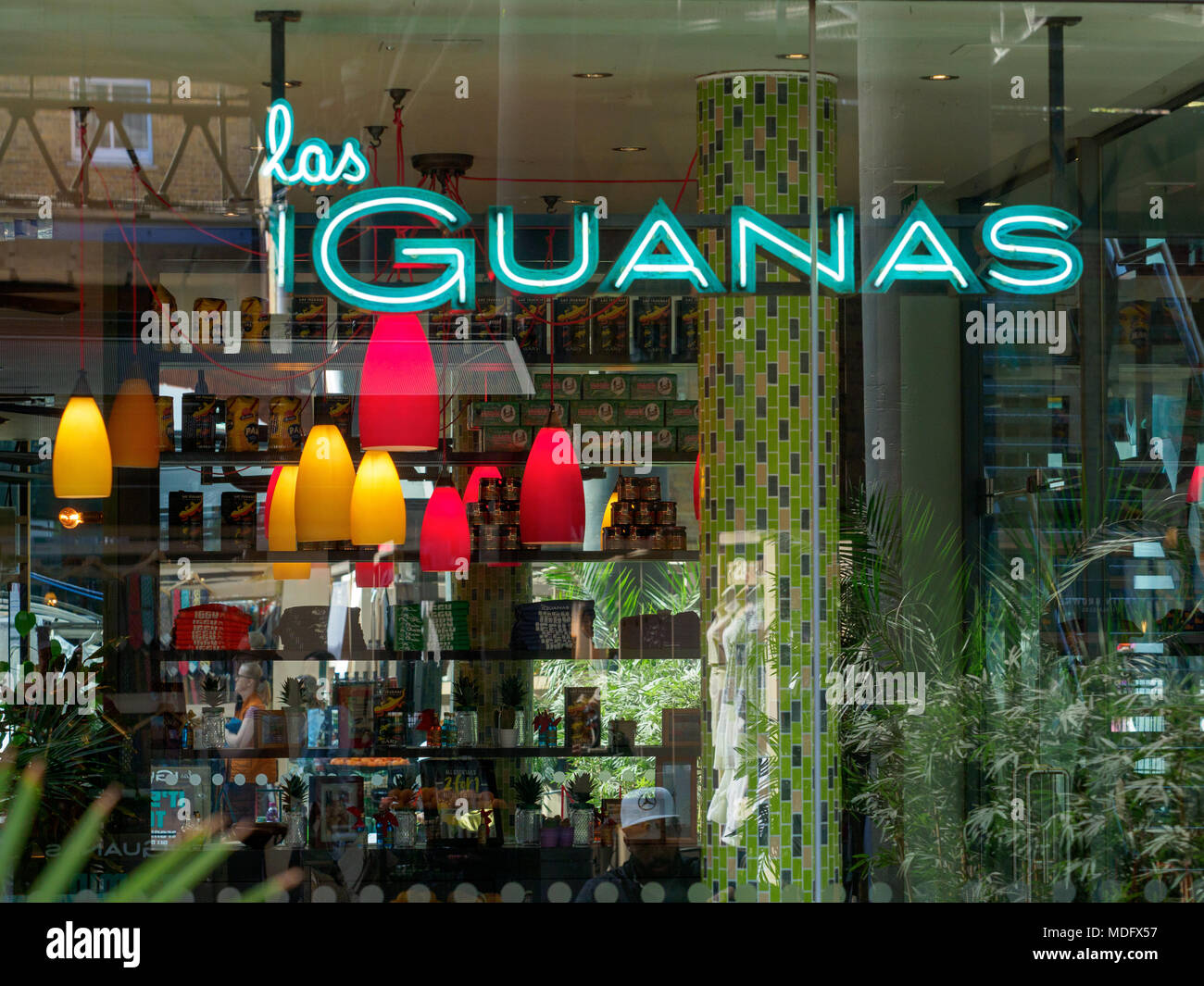 Las Iguana ristorante in Spitalfields Market, Shoreditch, Londra. Las Iguana è un Latino-americano di stile della catena alimentare ristorante. Foto Stock