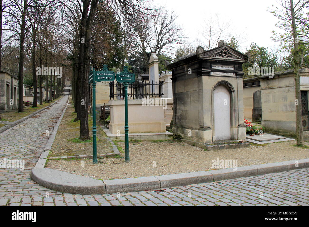 Cimitero di Pere Lachaise, la più prestigiosa e più visitato la necropoli in tutta Parigi, compreso di 70.000 appezzamenti di sepoltura e si sviluppa su 44 ettari. Foto Stock