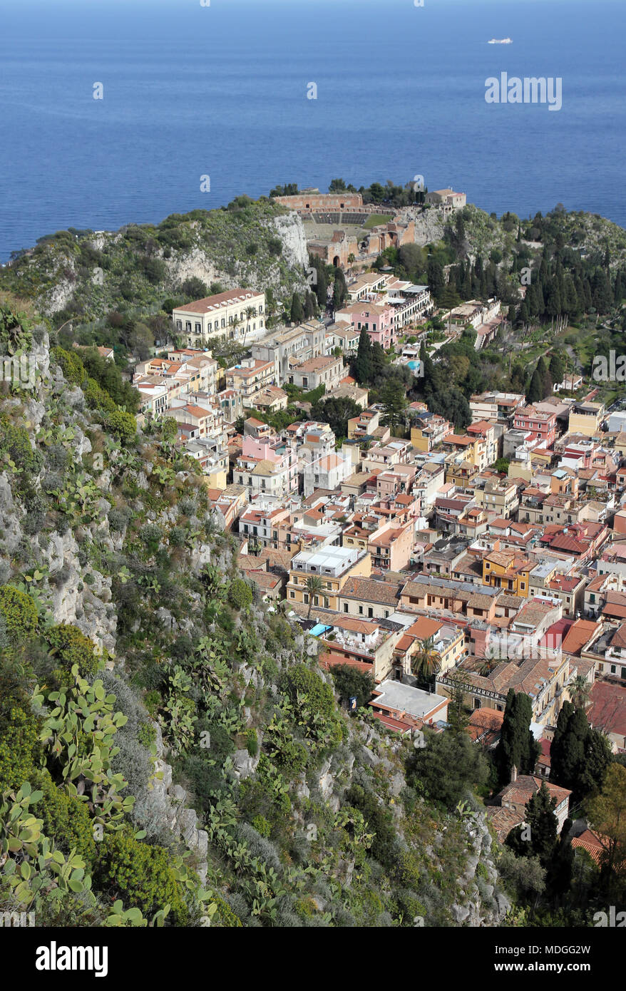 Taormina vista da Saracen il castello Foto Stock