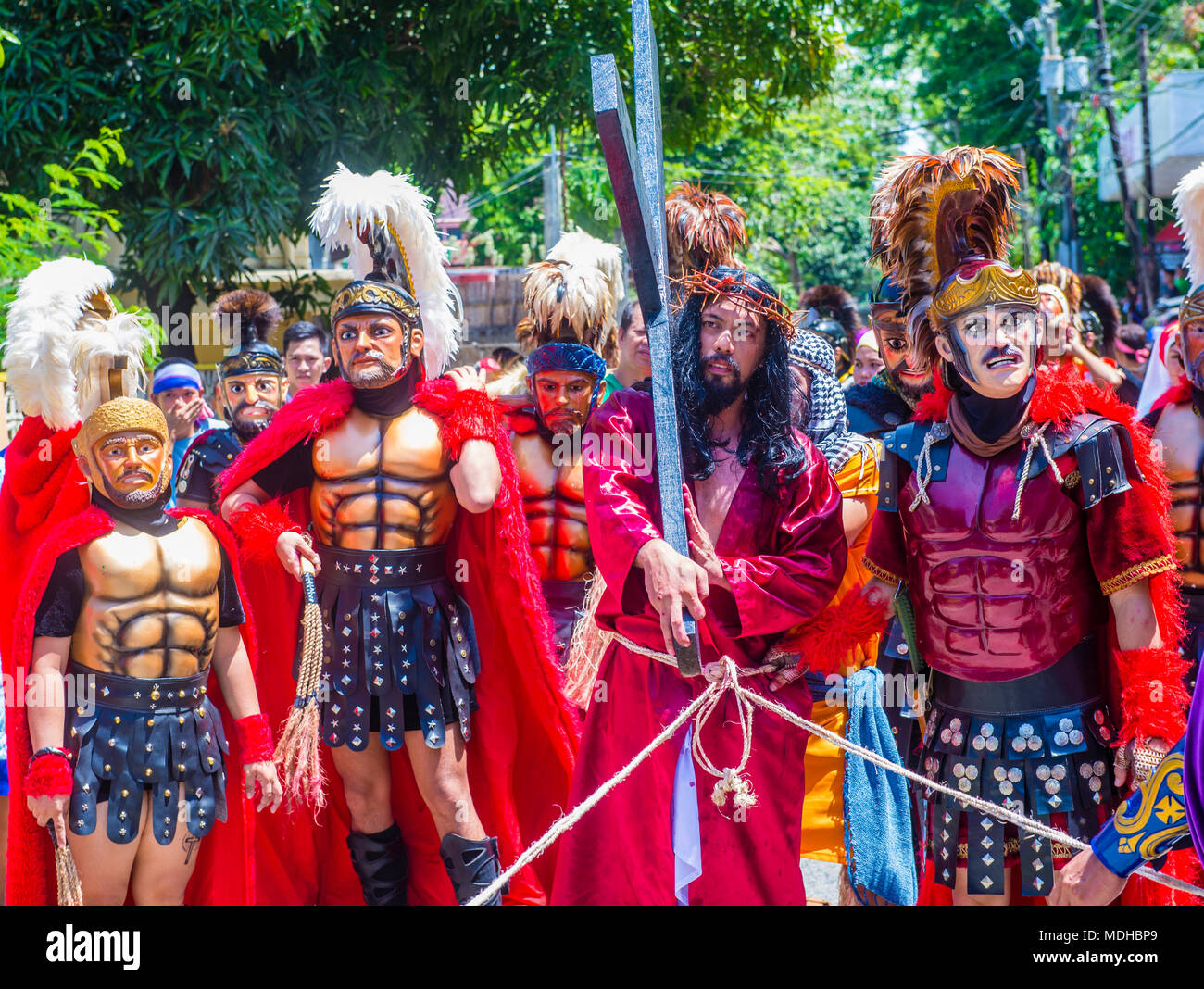 Partecipanti al festival di Moriones nell'isola di Marinduque BOAC nelle Filippine. Foto Stock