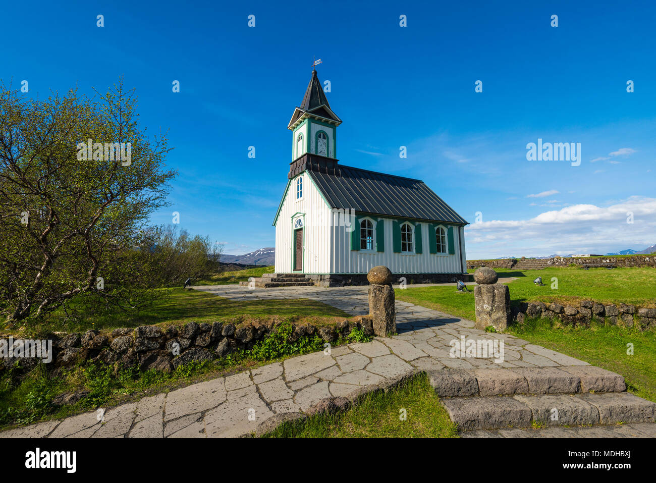 Piccola chiesa in campagna; Thingvellir, Islanda Foto Stock