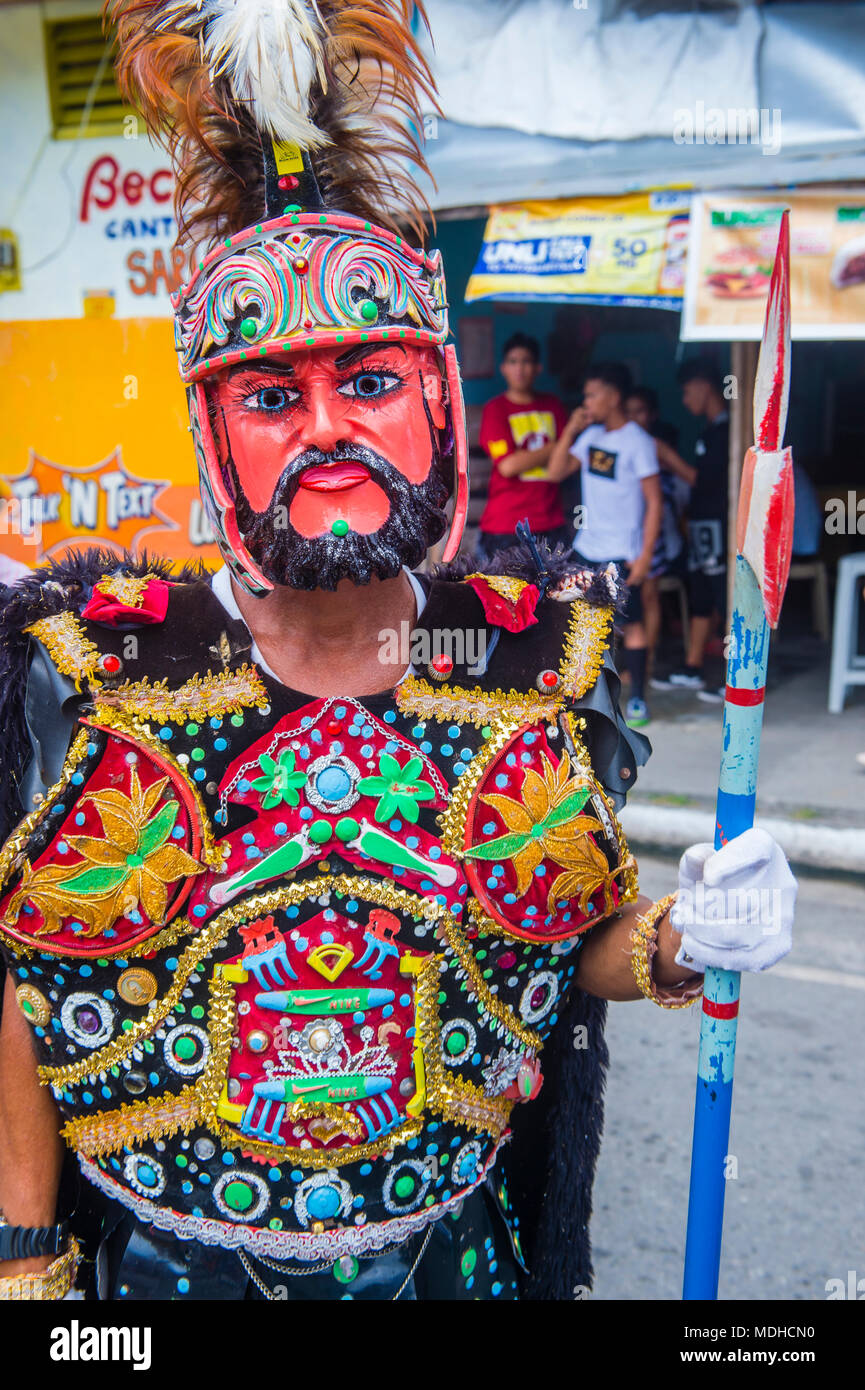 Partecipante al festival di Moriones nell'isola Marinduque di BOAC nelle Filippine. Foto Stock