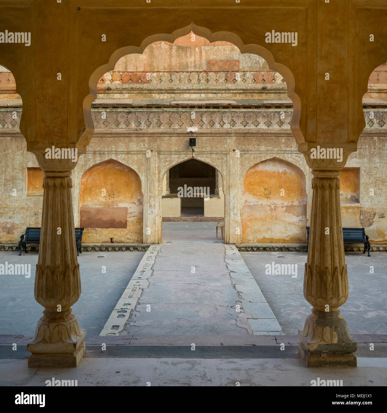Baradari padiglione presso l uomo Singh mi, la Piazza del Palazzo, Forte Amer; Jaipur, Rajasthan, India Foto Stock