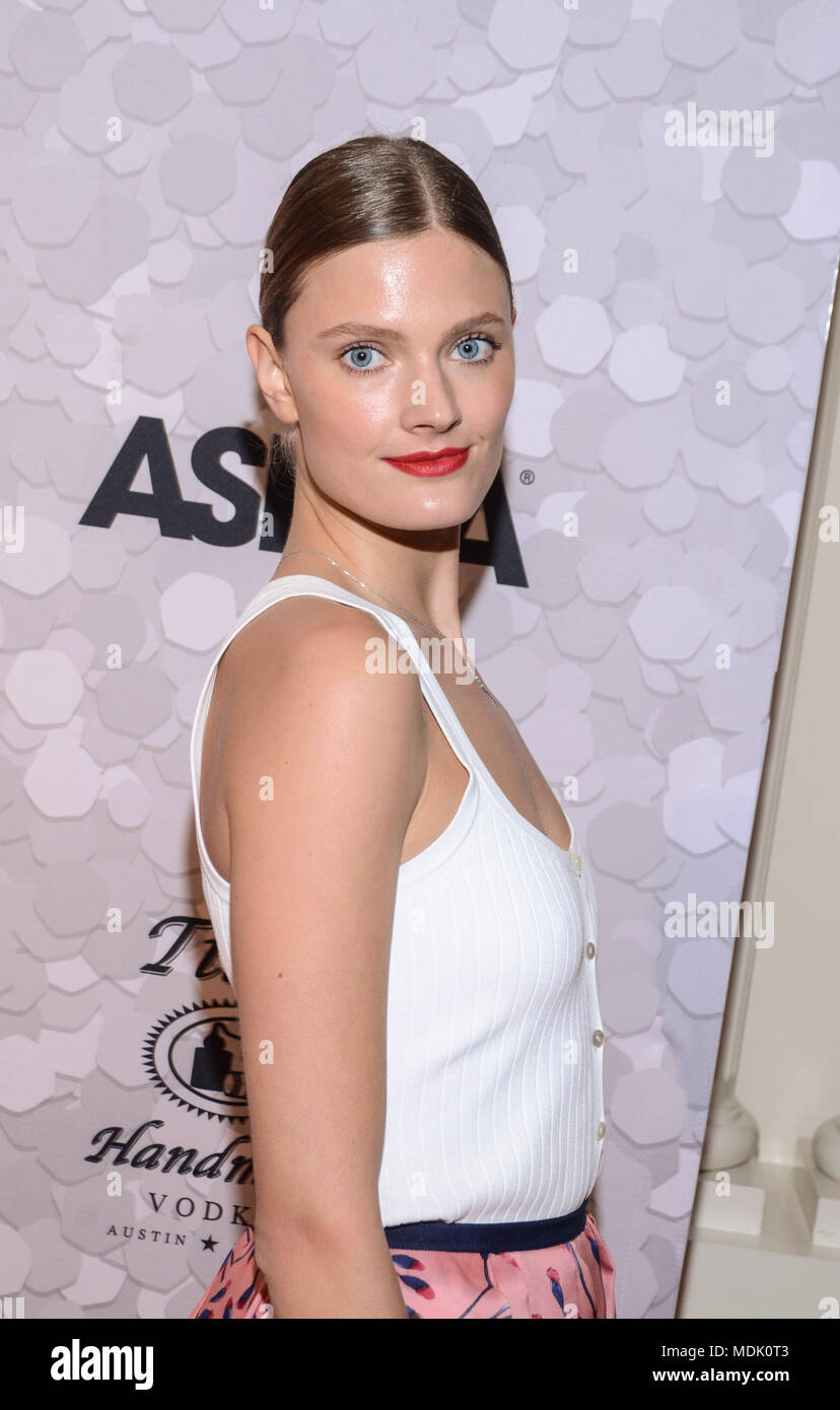 New York, NY, STATI UNITI D'AMERICA. Xix Apr, 2018. Constance Jablonski assiste ASPCA® (la società americana per la prevenzione della crudeltà verso gli animali®) ventunesima edizione Bergh Palla al Plaza Hotel il 19 aprile 2018 a New York City. ( Credito: Raymond Hagans/media/punzone Alamy Live News Foto Stock