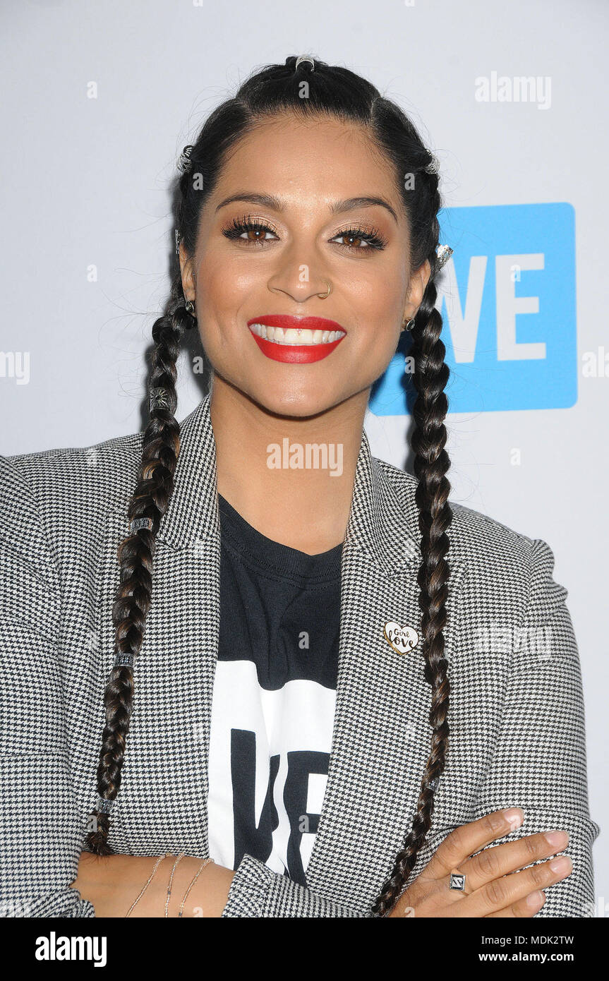 Los Angeles, California, USA. Xix Apr, 2018. 19 aprile 2018 - Los Angeles, California USA - intrattenitore LILLY Singh alla ''Abbiamo giorno California Giovani Sostituzione del mondo'' tenuto presso il Forum di Los Angeles. Credito: Paolo Fenton/ZUMA filo/Alamy Live News Foto Stock