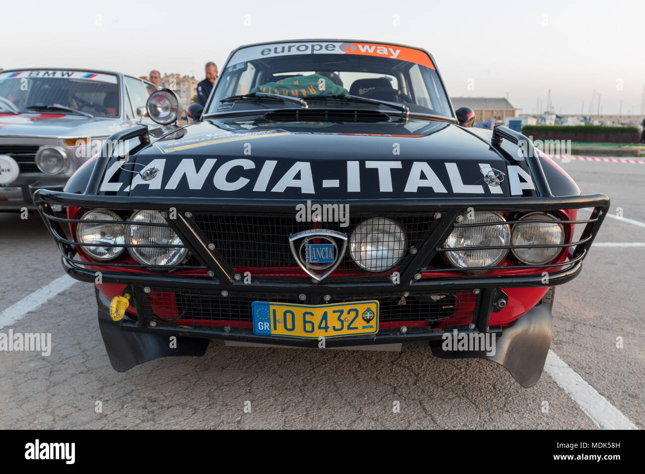 Palamos, Spagna. Xix Apr, 2018. XV il Rally Costa Brava Historic Car gara in una piccola città Palamos in Catalogna. 04. 19. 2018 Spagna, città Palamos Credito: Arpad Radoczy/Alamy Live News Credito: Arpad Radoczy/Alamy Live News Foto Stock