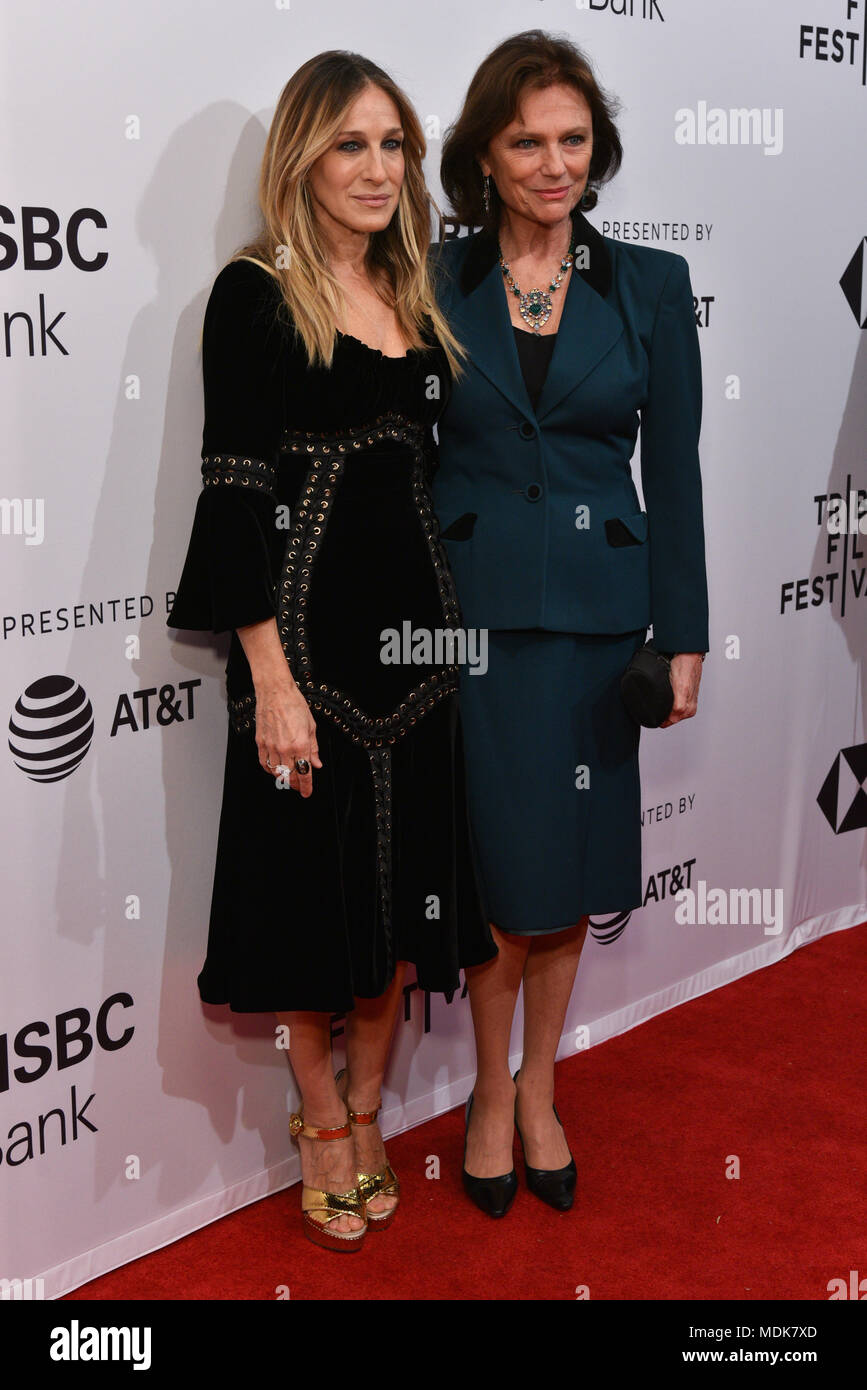 New York, Stati Uniti d'America. Il 19 aprile 2018. Sarah Jessica Parker e Jacqueline Bisset assiste un screening di 'Blu notte' durante il 2018 Tribeca Film Festival al teatro SVA on April 19, 2018 in New York City. Credito: Erik Pendzich/Alamy Live News Foto Stock