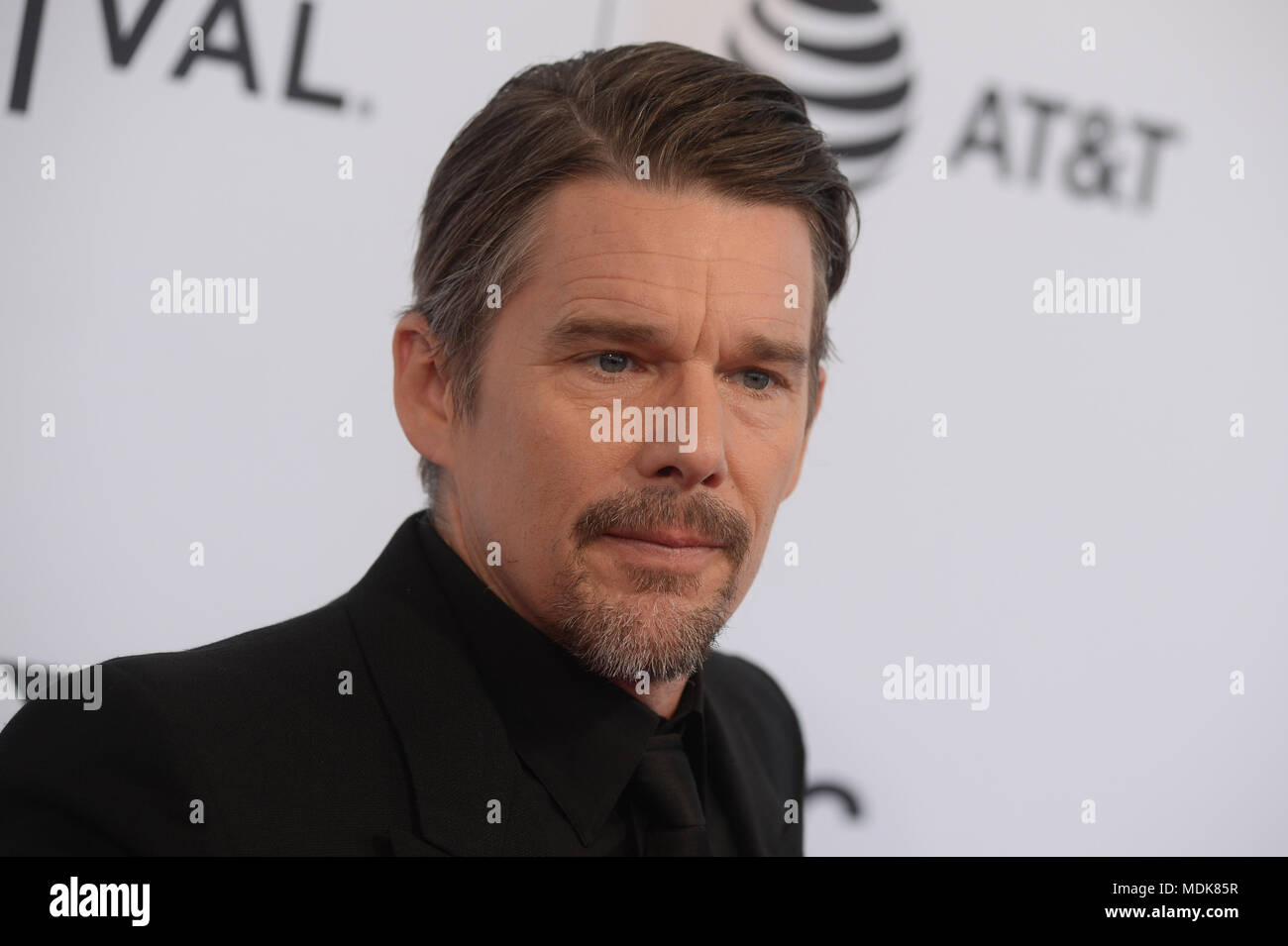 New York, Stati Uniti d'America. Il 19 aprile 2018. Ethan Hawke assiste uno screening di 'Stockholm' durante il 2018 Tribeca Film Festival al teatro SVA on April 19, 2018 in New York City. Credito: Erik Pendzich/Alamy Live News Foto Stock