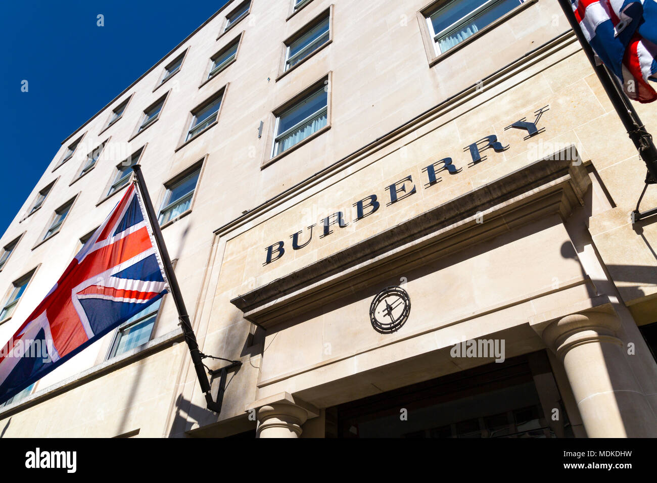 Burberry facciata del ramo Mayfair store su New Bond Street, Londra, Regno Unito Foto Stock