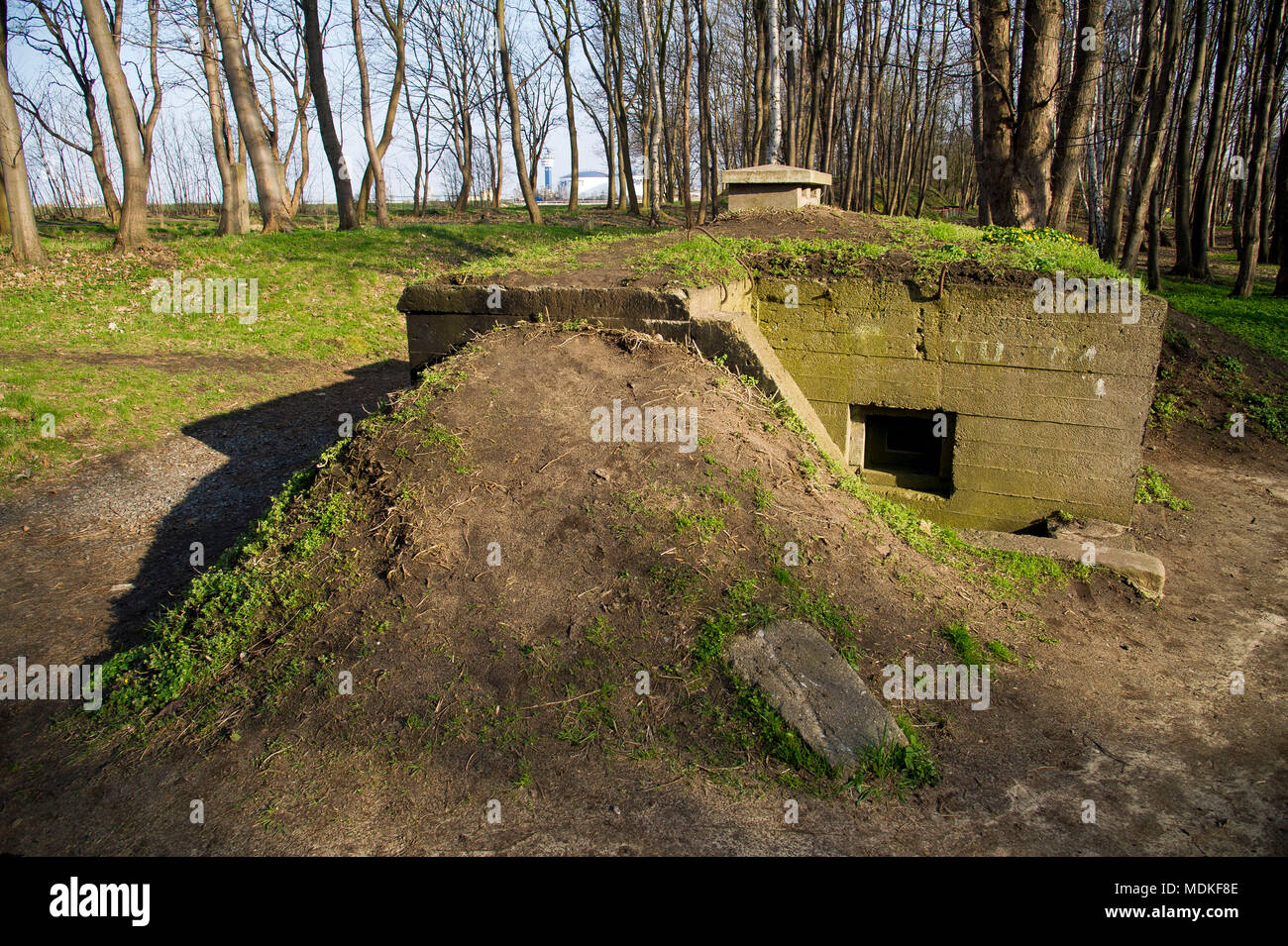 Bunker del 25 Bateria Artylerii Stalej (xxv artiglieria costiera batteria) dall epoca della guerra fredda in Gdansk Westerplatte, Polonia. 18 aprile 2018 © Wojciech St Foto Stock