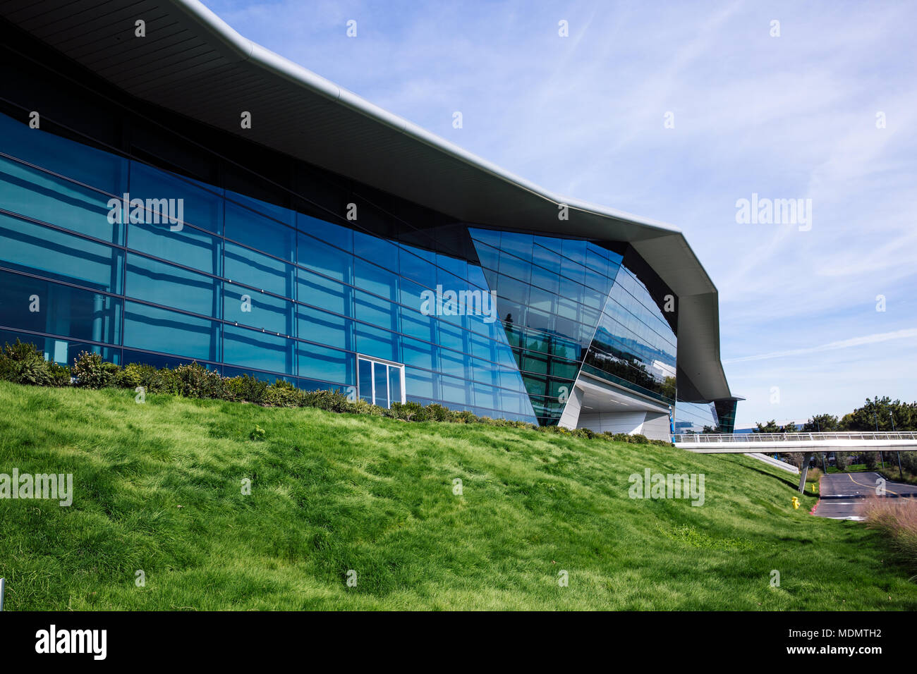 Santa Clara, CA - 1 Febbraio 2018: NVIDIA Corp., leader dell'intelligenza artificiale, GPU GeForce, giochi 3D, 3D Vision. Foto Stock