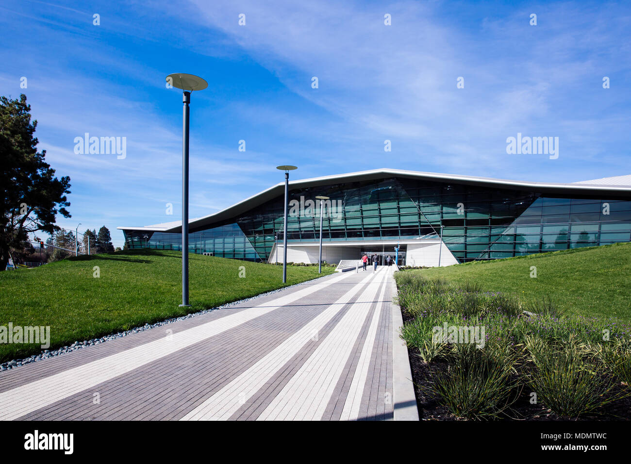 Santa Clara, CA - 1 Febbraio 2018: NVIDIA Corp., leader dell'intelligenza artificiale, GPU GeForce, giochi 3D, 3D Vision. Foto Stock