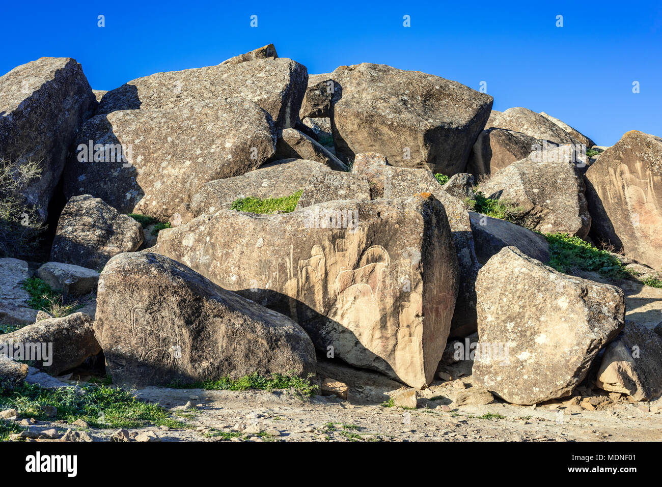 Frammenti di rocce con disegni antichi Foto Stock