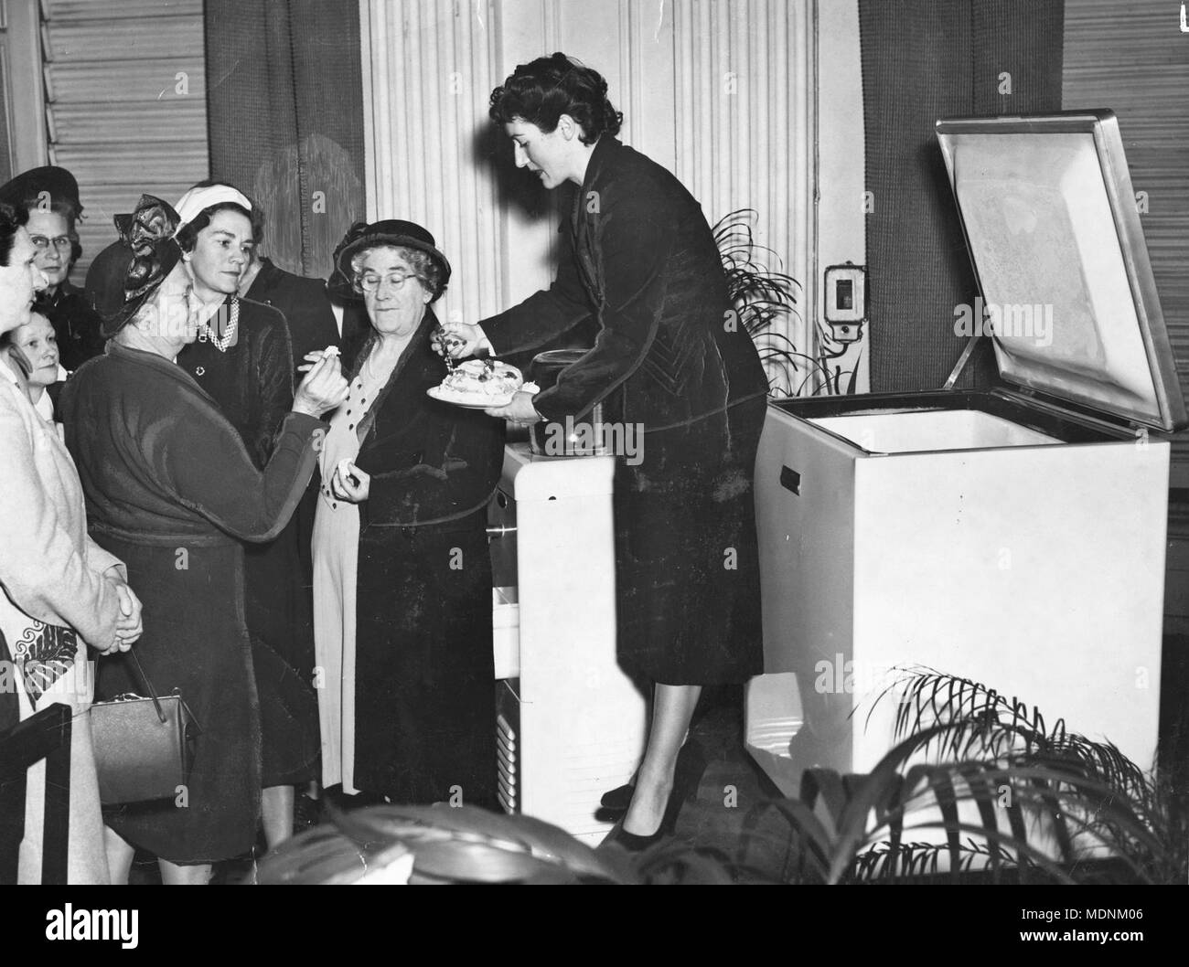 Quick cibi congelati dimostrazione presso il Municipio, Brisbane, 1952 Foto Stock