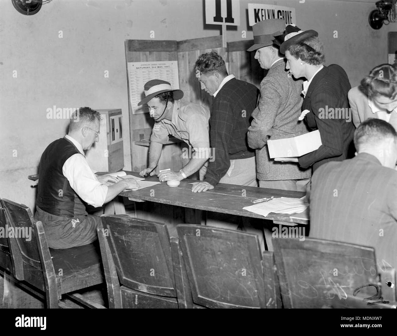 Votazioni alla Kelvin Grove elettorato stand nella città Foto Stock