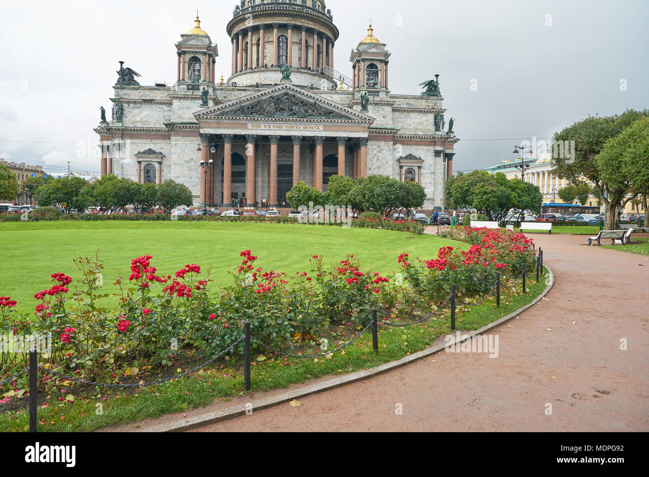 San Pietroburgo - circa ottobre, 2017: Isaakievskiy Sobor a San Pietroburgo di giorno. È la più grande chiesa russo-ortodossa cattedrale (sobor) in Foto Stock