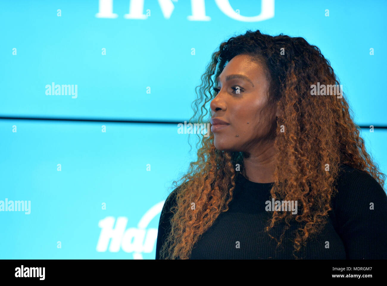 Miami aprire Hard Rock Stadium rivoluzionaria cerimonia al Hard Rock Stadium con: Serena Williams dove: Giardini di Miami, Florida, Stati Uniti quando: 19 Mar 2018 Credit: Fotografia JLN/WENN.com Foto Stock