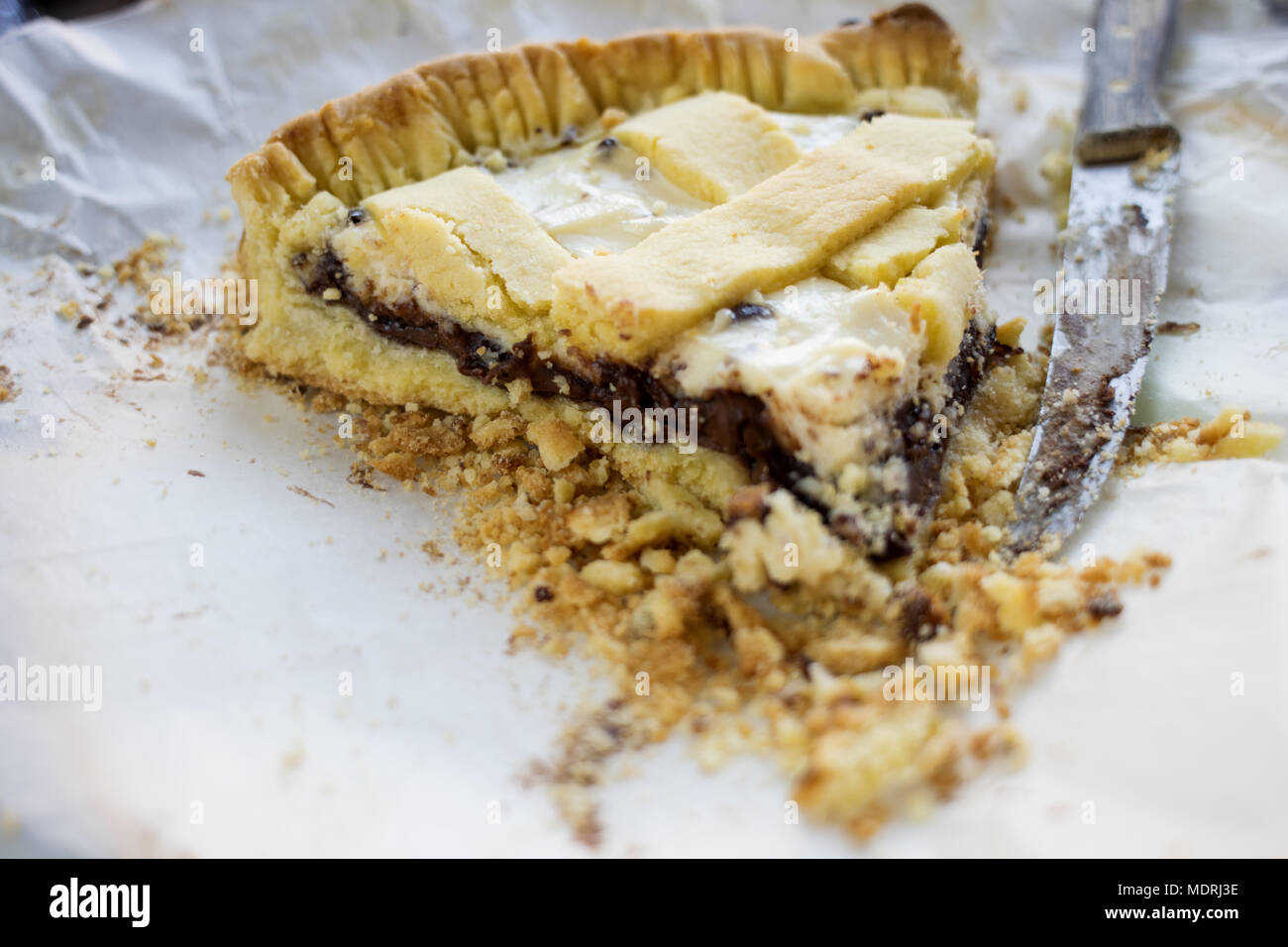 Cuneo di cioccolato e Crostata di ricotta fatta in casa Foto Stock