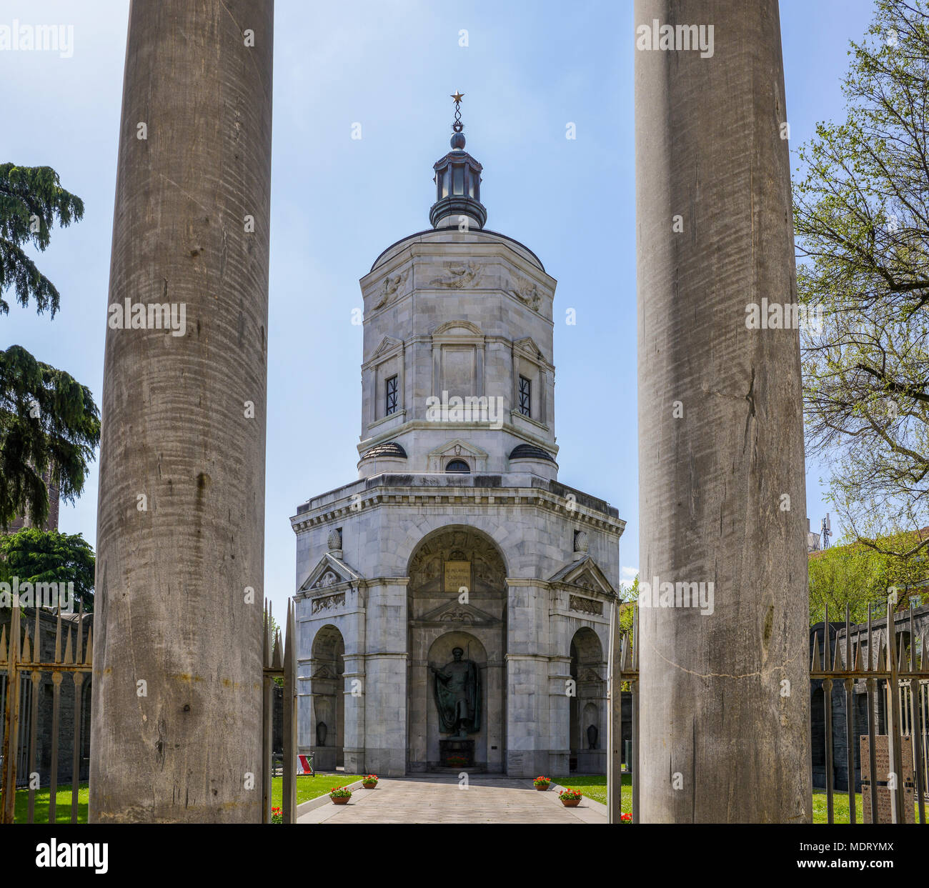 Tempio della vittoria, un memoriale per commenmorate il milanese che dide nella guerra mondiale I. milano, lombardia, italia su Aprile 18th, 2018 Foto Stock