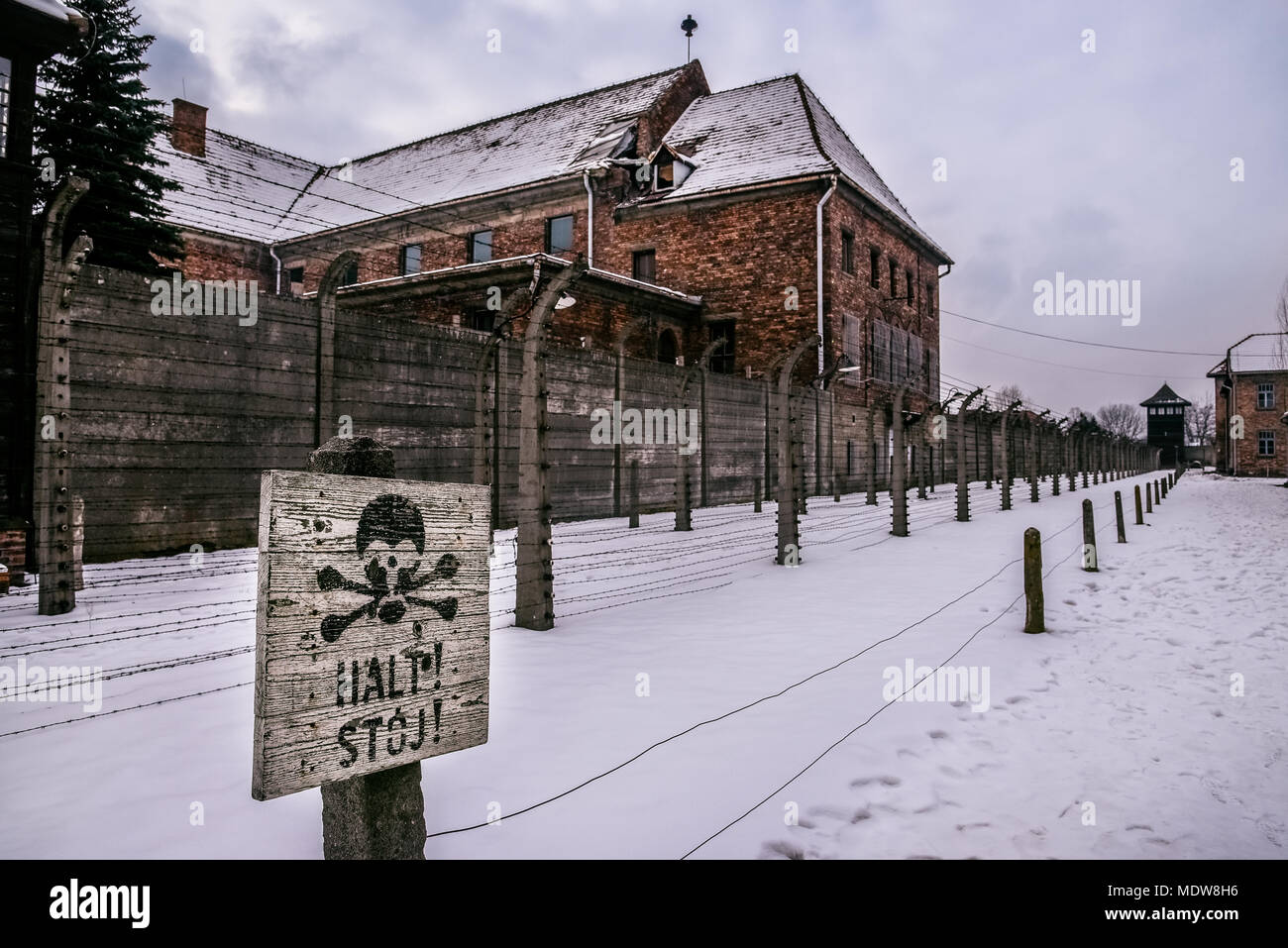 Oswiecim / Polonia - 02.15.2018: caserma di mattoni, case di blocco del campo di concentramento di Auschwitz Museum. Foto Stock