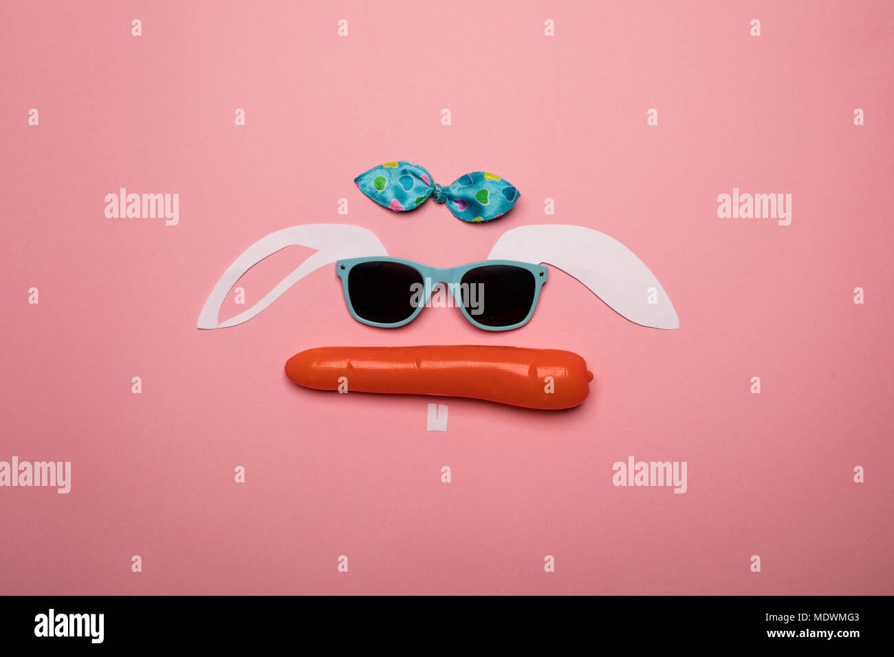 Coniglio astratta su sfondo rosa. Foto Stock